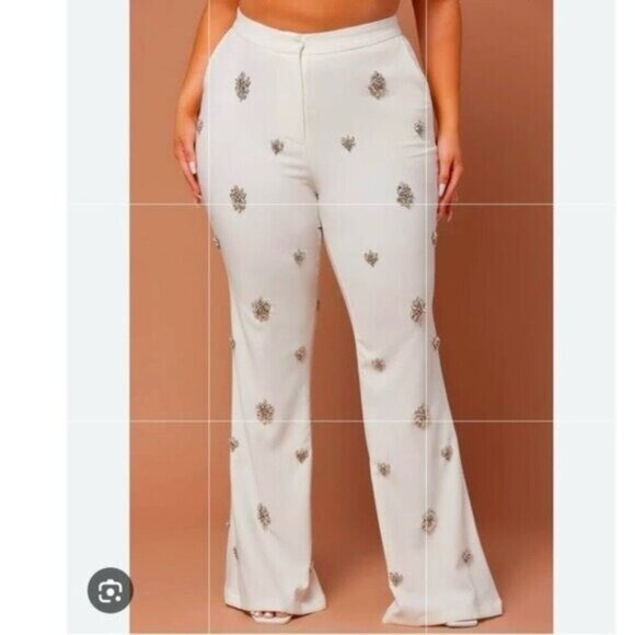 Fashion Nova Pants - Fashion Nova White Boot Cut Flare Pants - Size 3X
